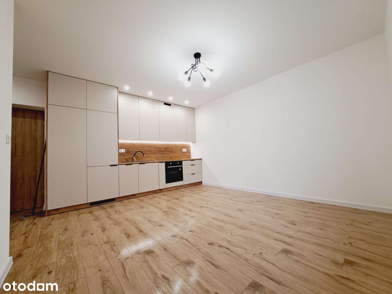 4 pokoje po generalnym remoncie na 1 piętrze, blisko Politechniki-13