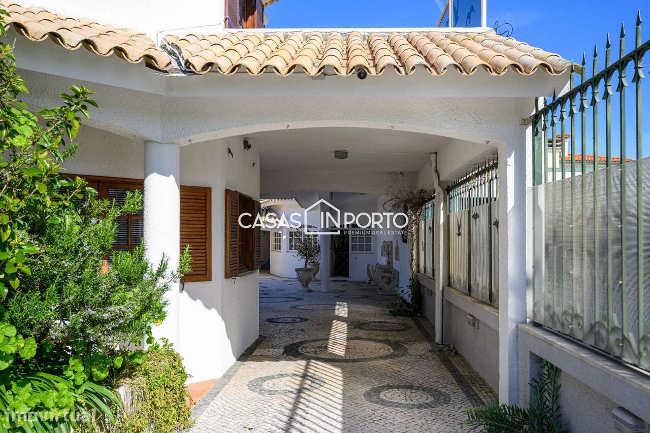 Moradia V5 - Estilo Americano com Piscina e Campo de Ténis – Entre-5