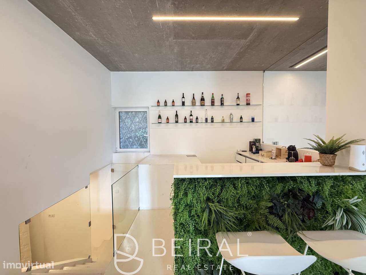 Espaço comercial espaçoso e luminoso no centro de Lisboa-12