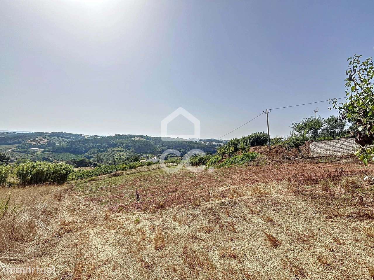 Propriedade mista com ruína e terreno fértil,  localizada nas Antas-11