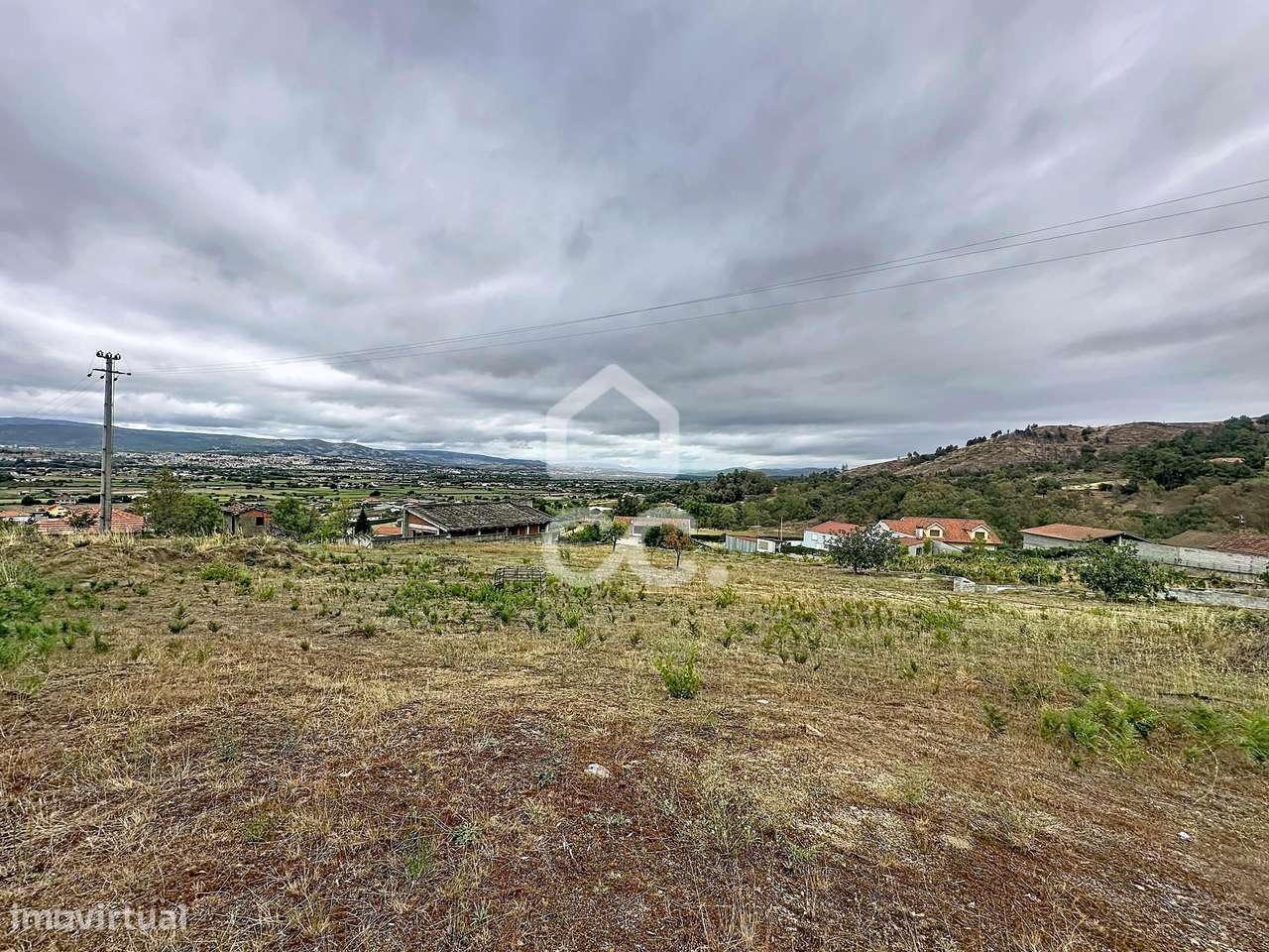 Terreno para construçao, com projeto aprovado para uma moradia, com vi-8