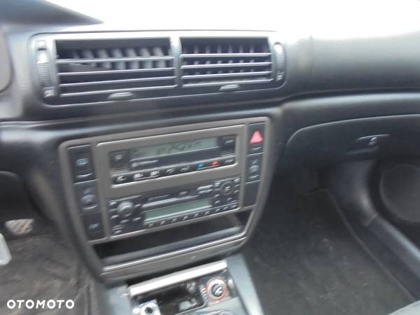 Volkswagen Passat 1.9 TDI Comfortline - 29