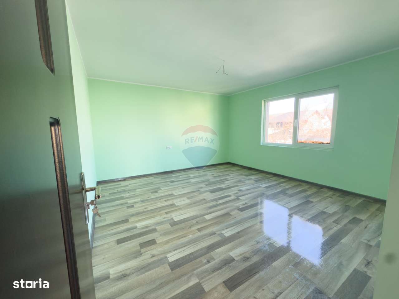 Casă / Vilă cu 8 camere de vânzare în zonă centrală - Urlati-15