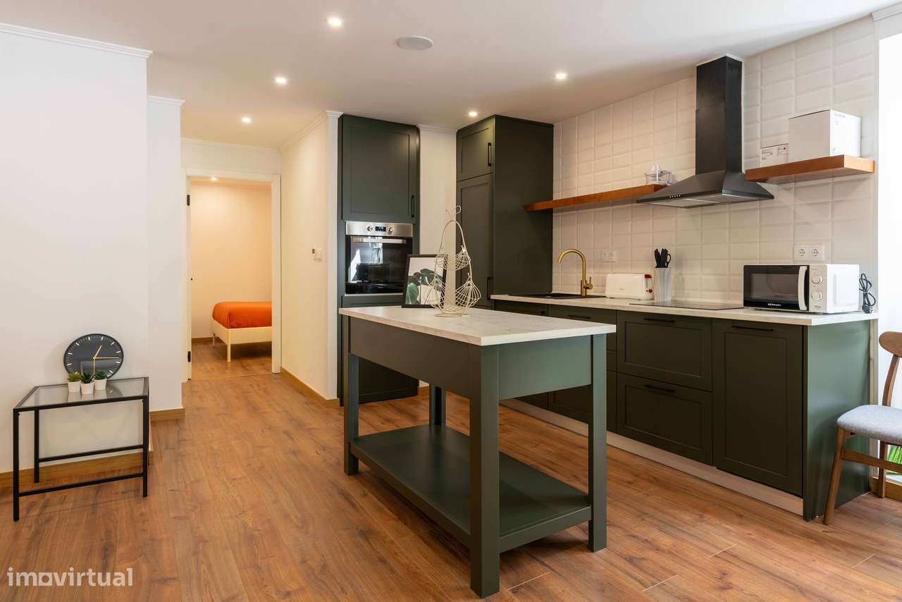 T2  Novo remodelado & mobilado . Pronto a Habitar.  A partir de 12/03 - Grande imagem: 2/24