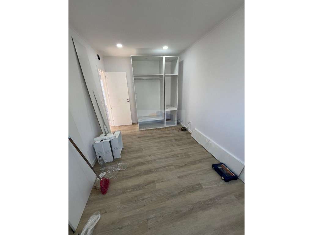 Excelente e Generoso T2+1, com Logradouro e totalmente remodelado n... - Grande imagem: 5/17