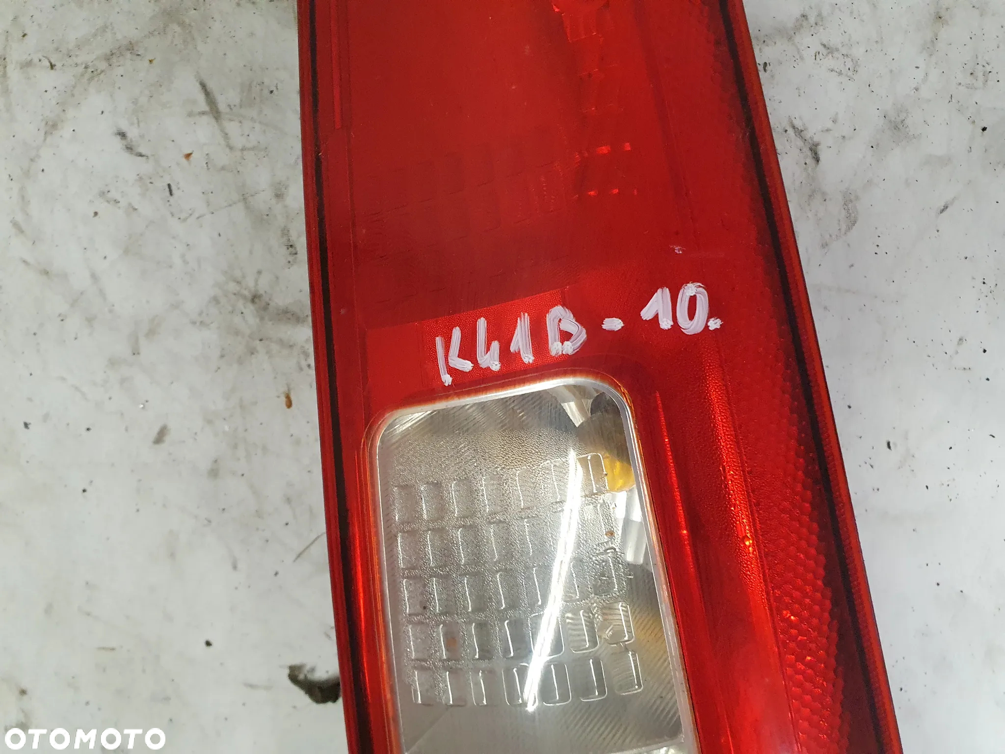 * LAMPA TYLNA PRAWA TYŁ PRAWO FORD FUSION 1 - 4