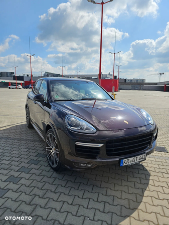 Porsche Cayenne GTS - 5