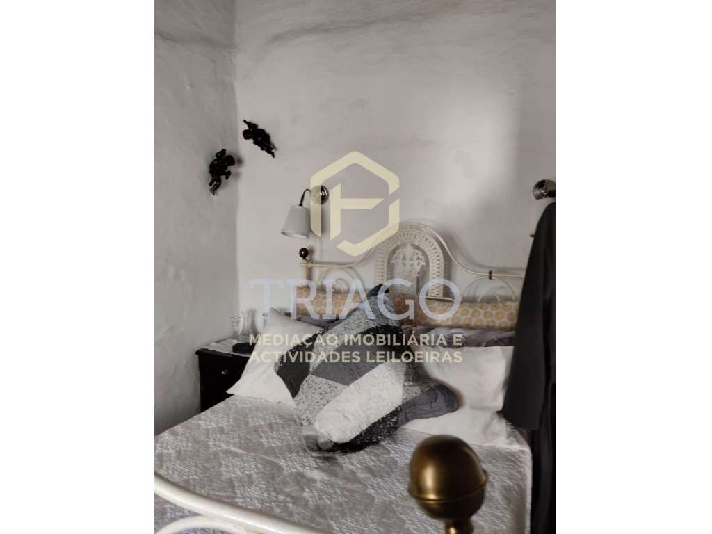 Moradia T2 com Logradouro no Centro da Vila de Barrancos-14