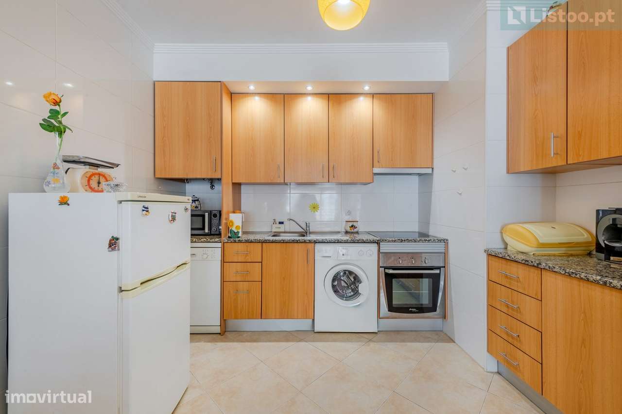 Apartamento T2 com Piscina, Varanda em Portimão-7