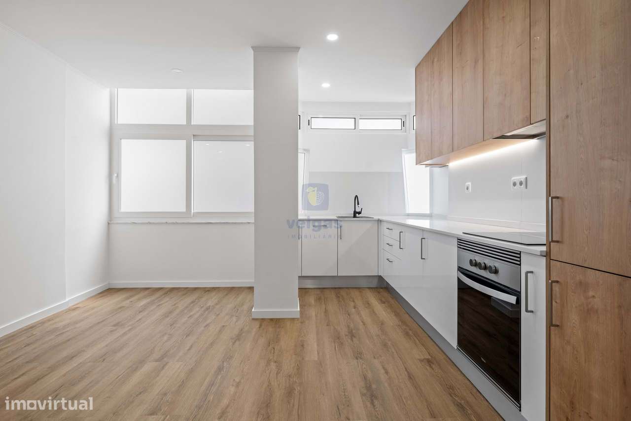 Apartamento T4 Remodelado – Conforto e Modernidade no Barreiro-4