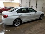 BMW Seria 3 330i xDrive - 5