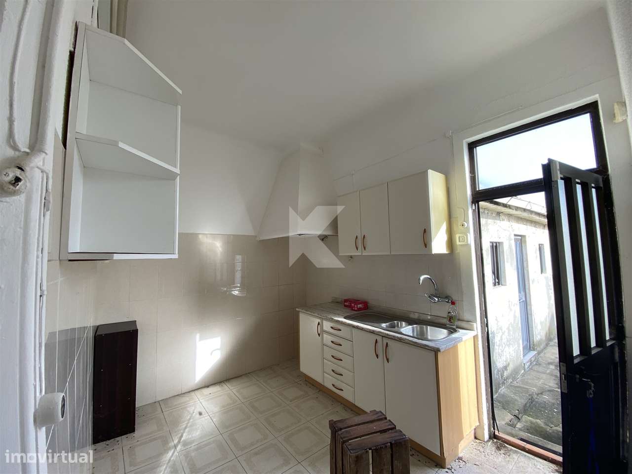 Moradia T2 à beira mar para remodelar-5