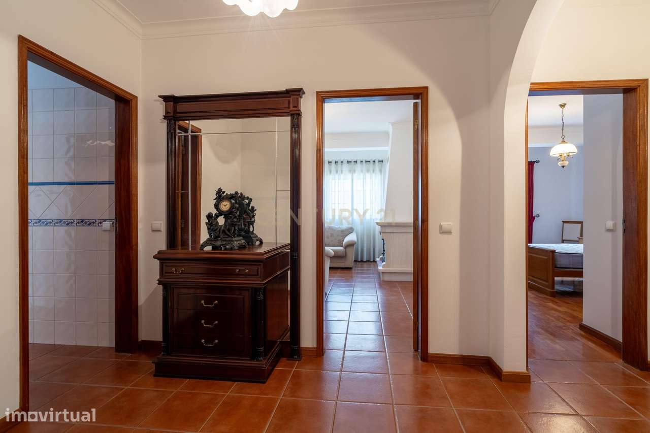 Moderno T1 em Lousã, quase novo e pronto a habitar-5