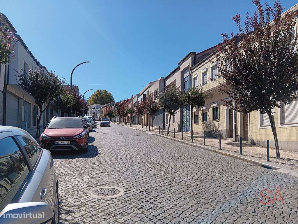 Apartamento T4 novo com logradouro e garagem em S. Vicente no centr...-41