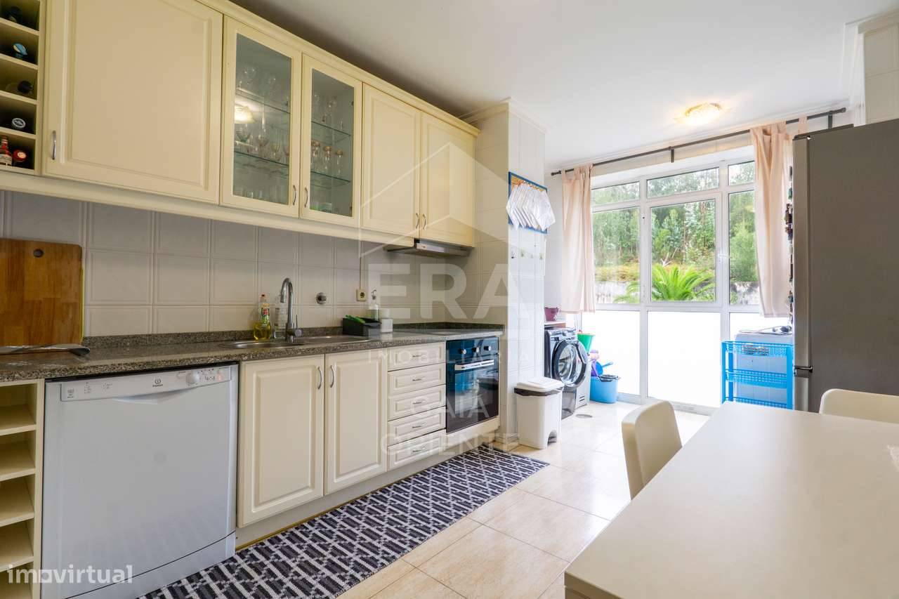 Apartamento T2+1 com Garagem em Grijó - Grande imagem: 2/37