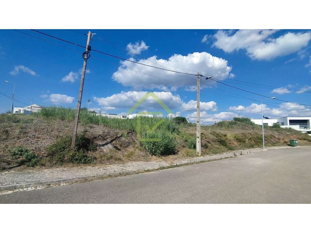 Lote de terreno em Outeiro da Zibreira-2