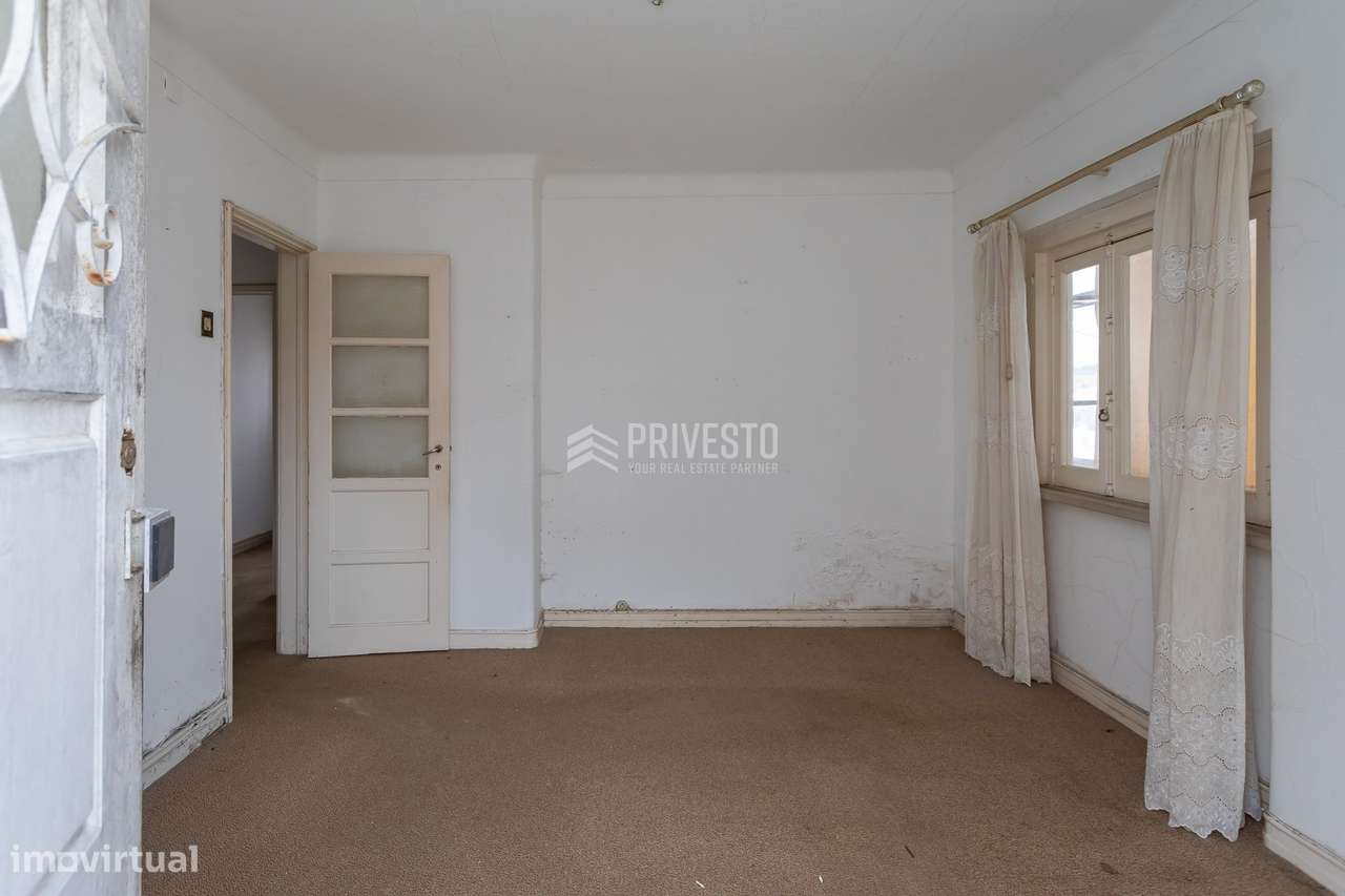 Prédio Devoluto com 3 Apartamentos | Lote 551 m² | Alcabideche-24