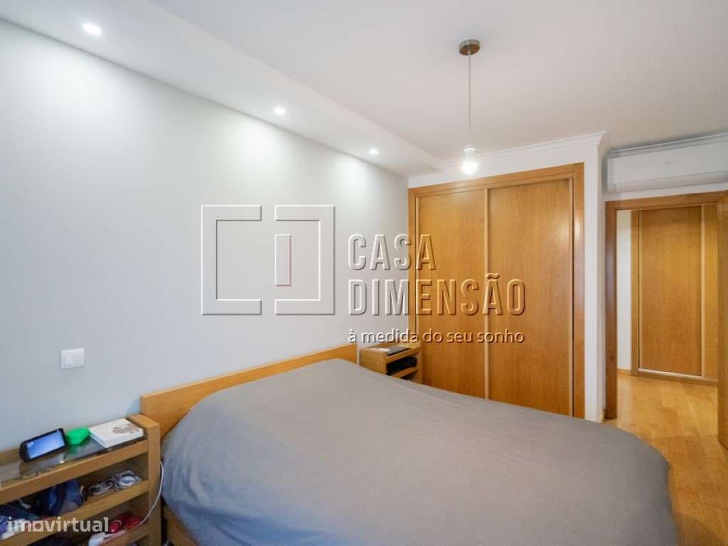 Apartamento de tipologia T2 na Serra de Carnaxide, como NOVO!!-33