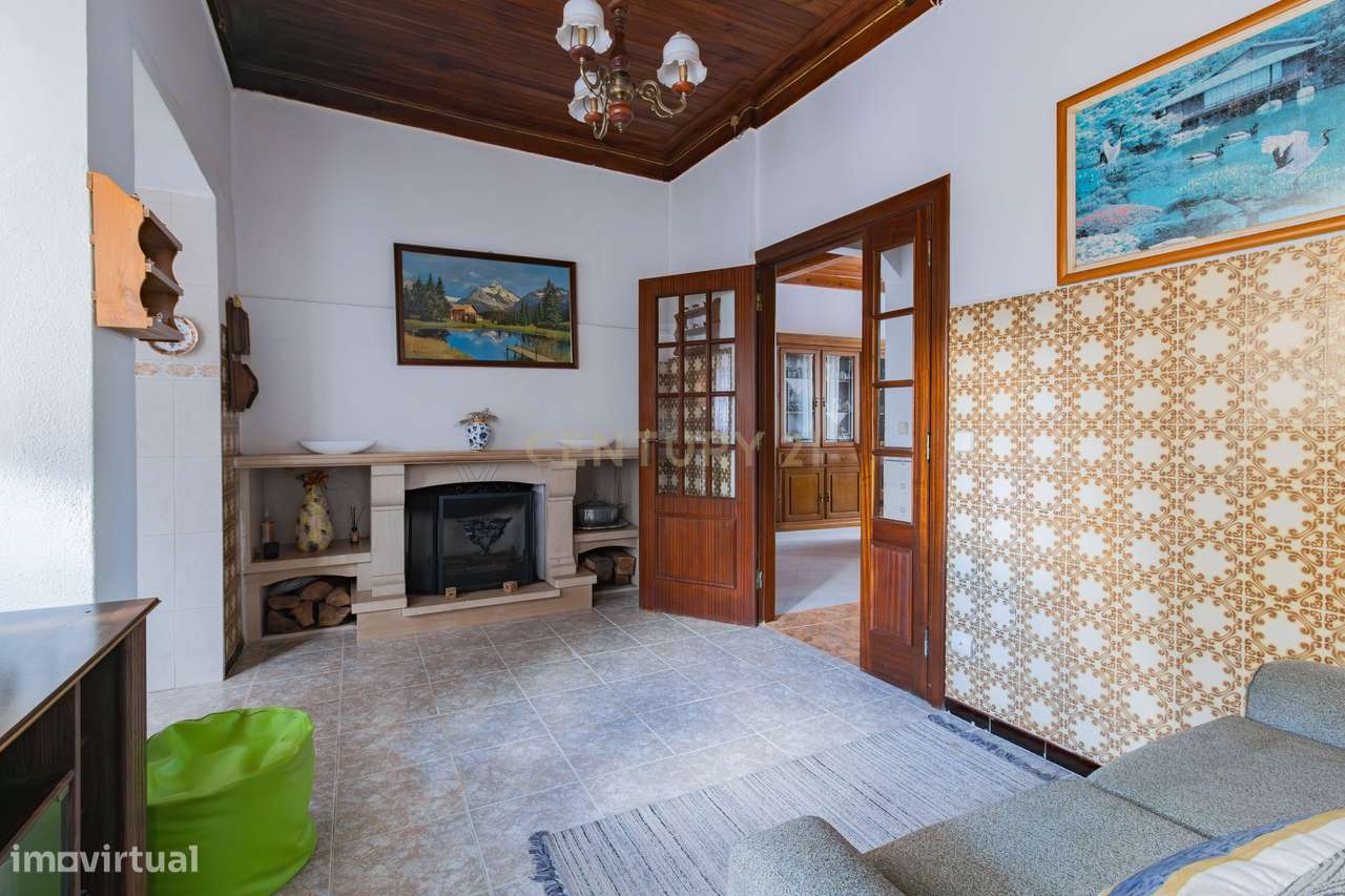 Moradia T5 com 250 m², no Coração do Juncal, Porto de Mós-18