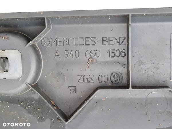 OSŁONA SKRZYNKI BEZPIECZNIKÓW PLASTIK DESKI MERCEDES AXOR ATEGO II 2 9406801506 - 3