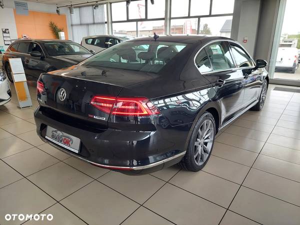 Volkswagen Passat 1.8 TSI BMT Highline DSG - 4