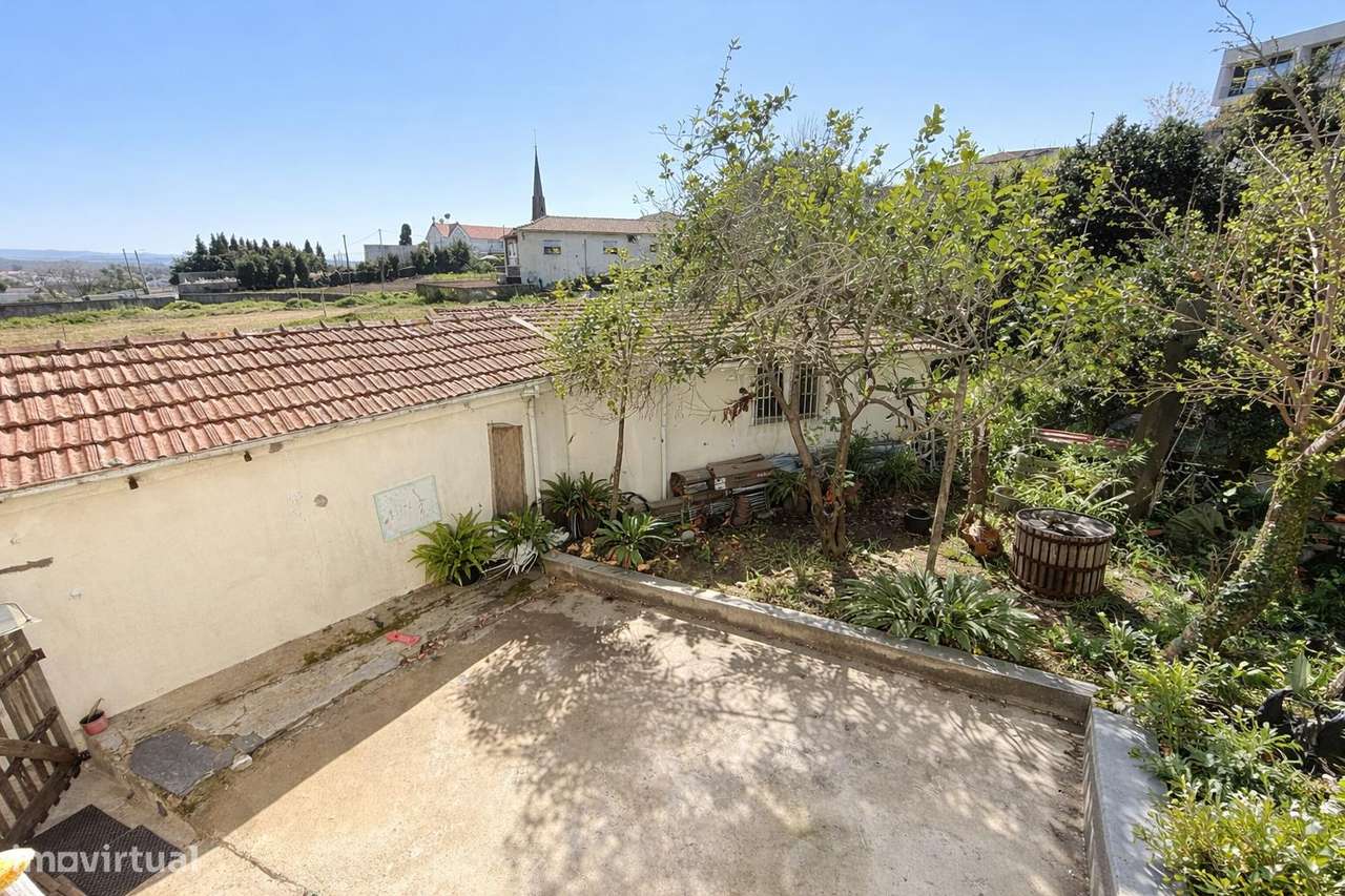 Moradia T3 | Box 2 Carros | Jardim | Exclusivo-19