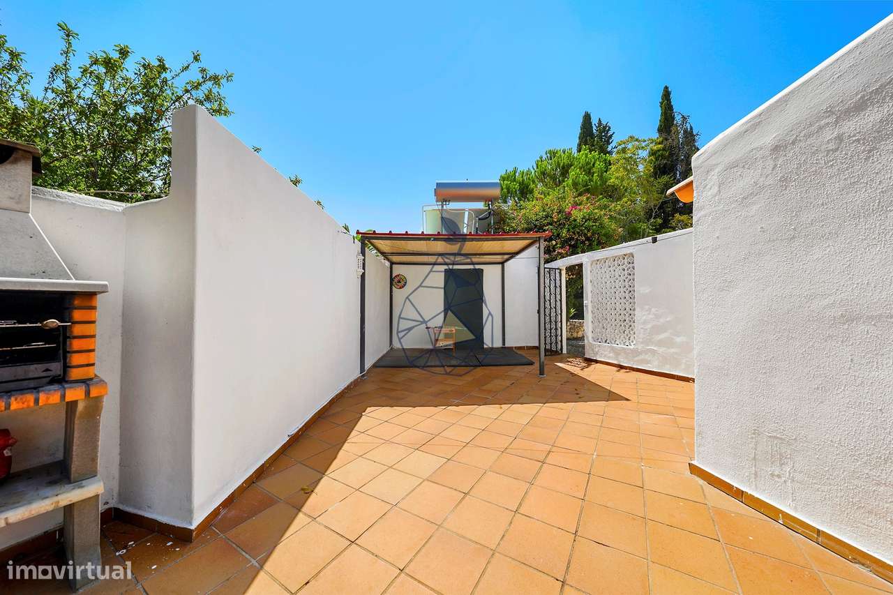 Moradia T3 com Piscina e Jardim + Anexo Urbanização Serra e Mar - Port-9