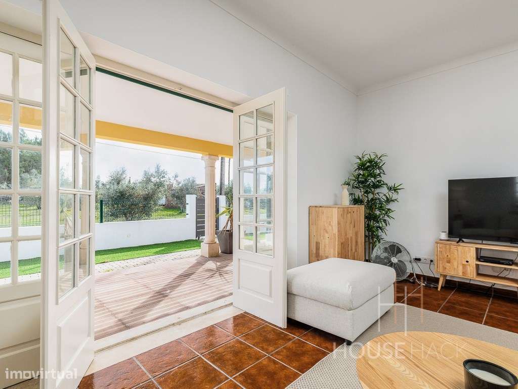 Moradia com piscina junto à Barragem de Castelo de Bode-10