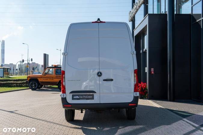 Mercedes-Benz Sprinter - 4