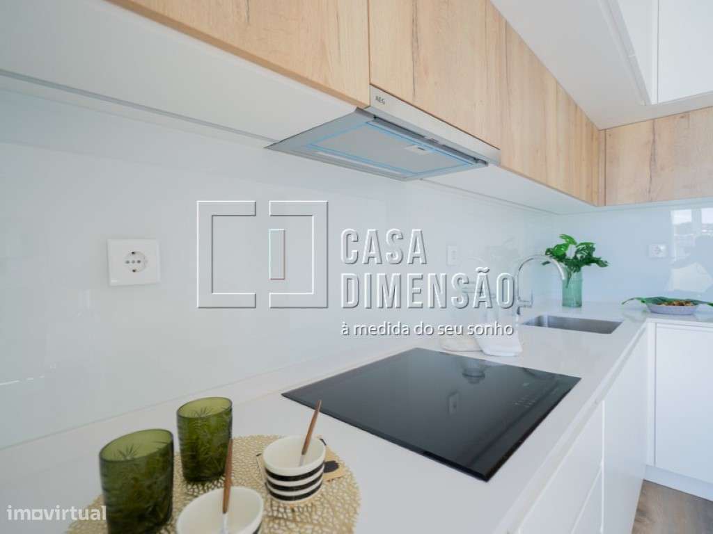 Apartamento T3 com Varanda em Benfica - Totalmente Mobilado e Pront...-33