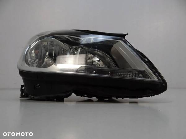 MERCEDES C-KLASA A204 LIFT LAMPA PRAWA PRZEDNIA PRZÓD A2048205059 - 13