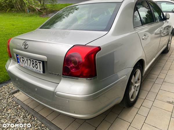 Toyota Avensis 1.6 VVT-i Luna - 3