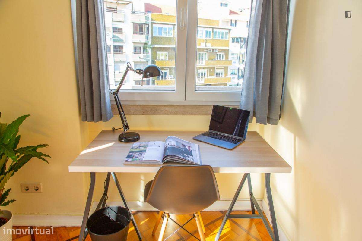 Quarto - localizado em São Sebastião Lisbon - Grande imagem: 5/10