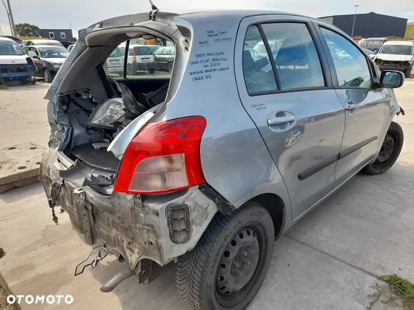 TOYOTA YARIS II DRZWI LEWY TYŁ LEWE TYLNE 1F8 - 17