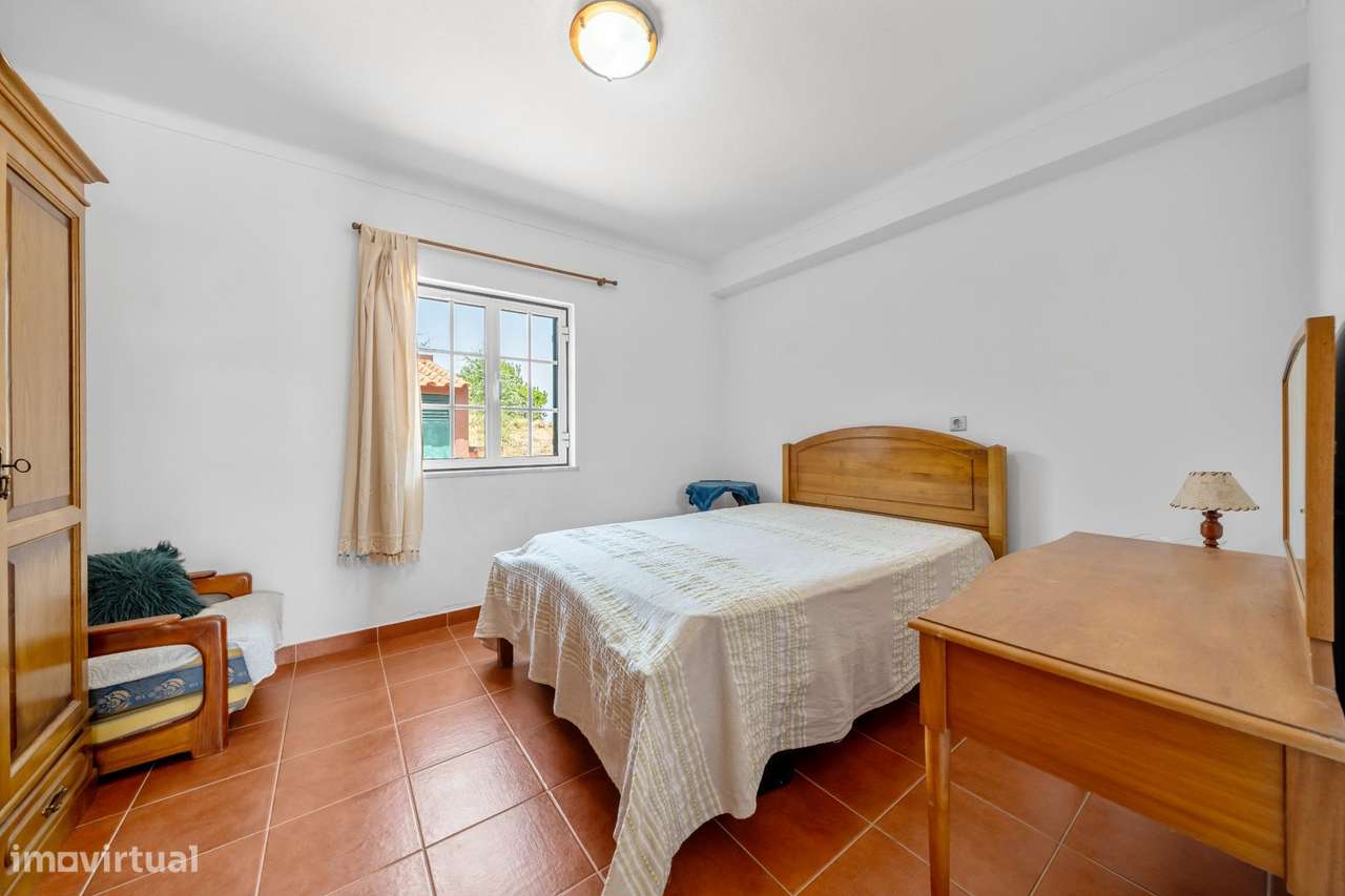 Herdade com moradia T4+1, piscina e lago-29