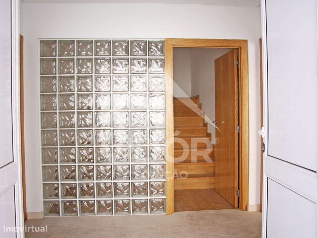 Moradia V3 no centro da Figueira da Fox c/ Garagem 3 carros - Grande imagem: 5/13