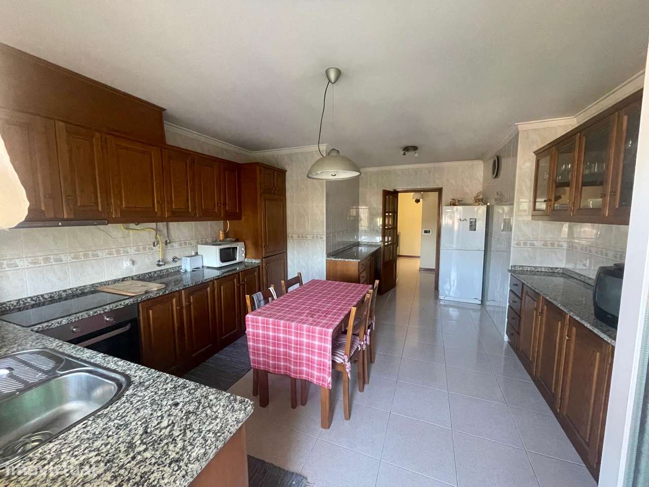 Apartamento T3 com boas áreas-2