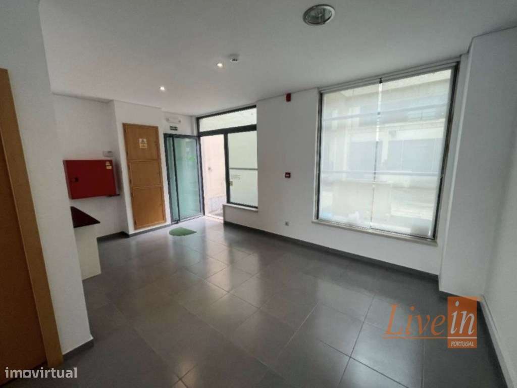 Loja na Quinta do Conventinho em Loures - Grande imagem: 4/16