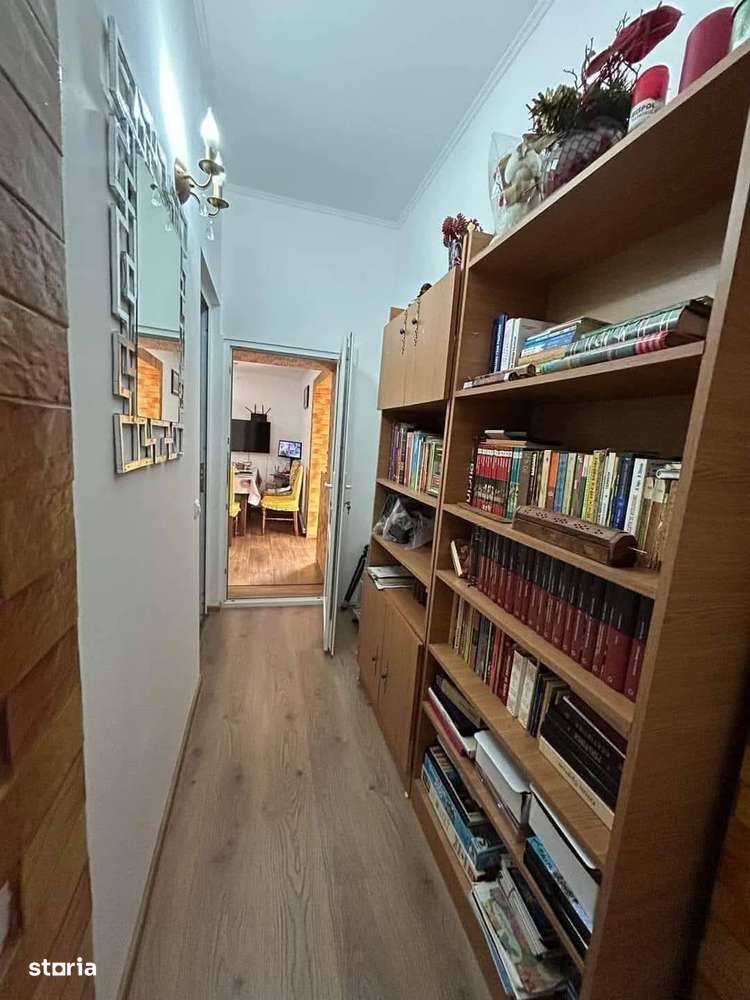 De vanzare casa 3 camere plus spatiu comercial Pret 145.000e - Imagine principală: 4/12