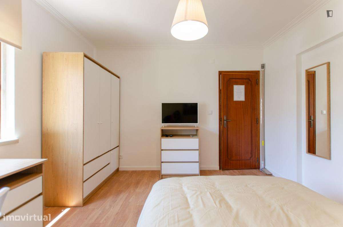 Quarto - localizado em Oeiras Lisbon - Grande imagem: 5/6