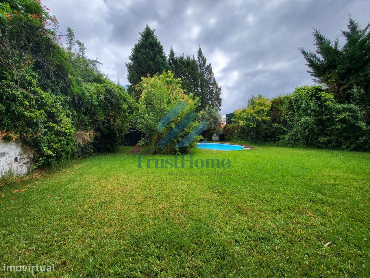 MoradiaV5 com jardim, piscina e ginásio no centro de Coruche-53