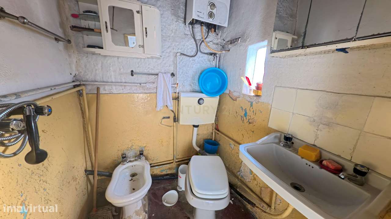 Edifício para Recuperação em Viseu - Oportunidade Única-9