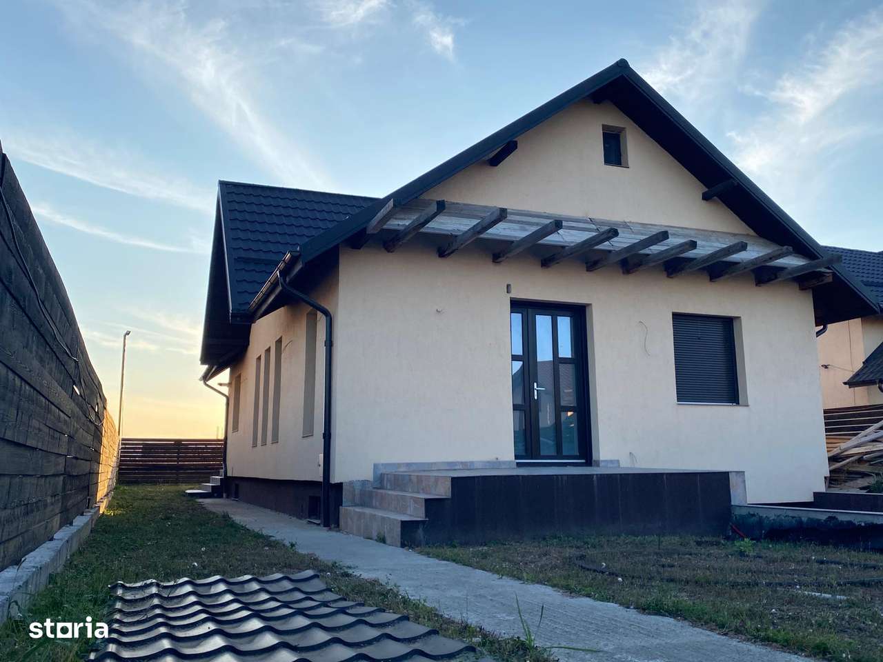 FINALIZATA! Casa 3 camere +garaj 93 mp Valea Ursului Miroslava - Imagine principală: 1/13