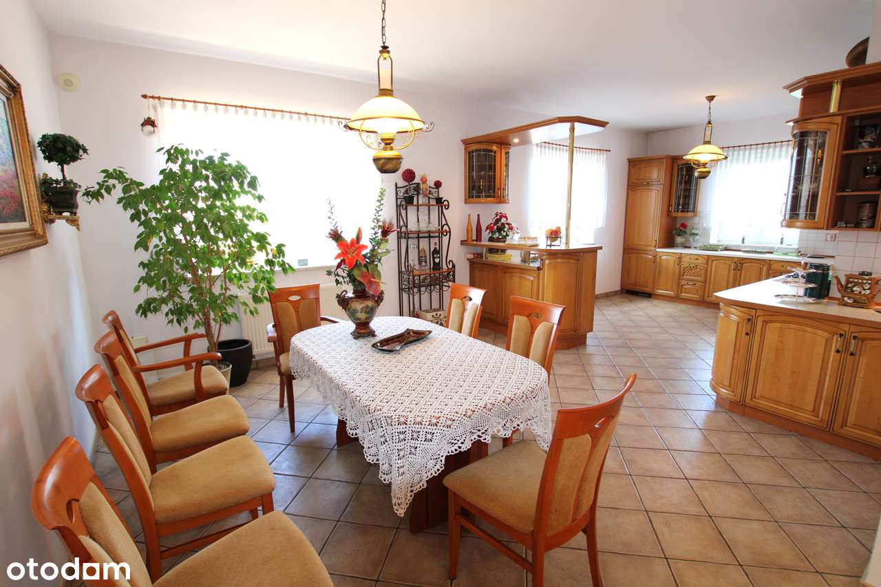 Nieruchomość komercyjna ** doskonałe położenie tuż przy ul. płk. Dąbka-14