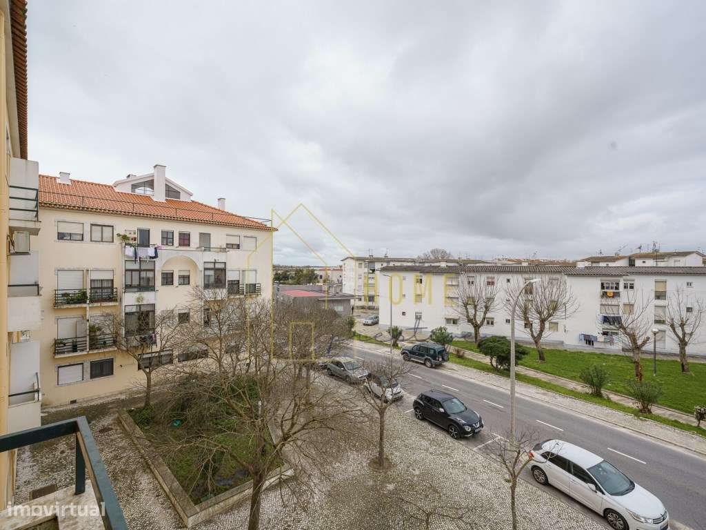 Oportunidade de Investimento | T2 Remodelado no Centro da Moita-20