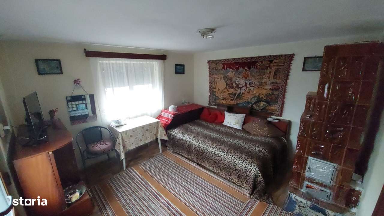 Casa modesta cu teren generos, zona Magura,-6