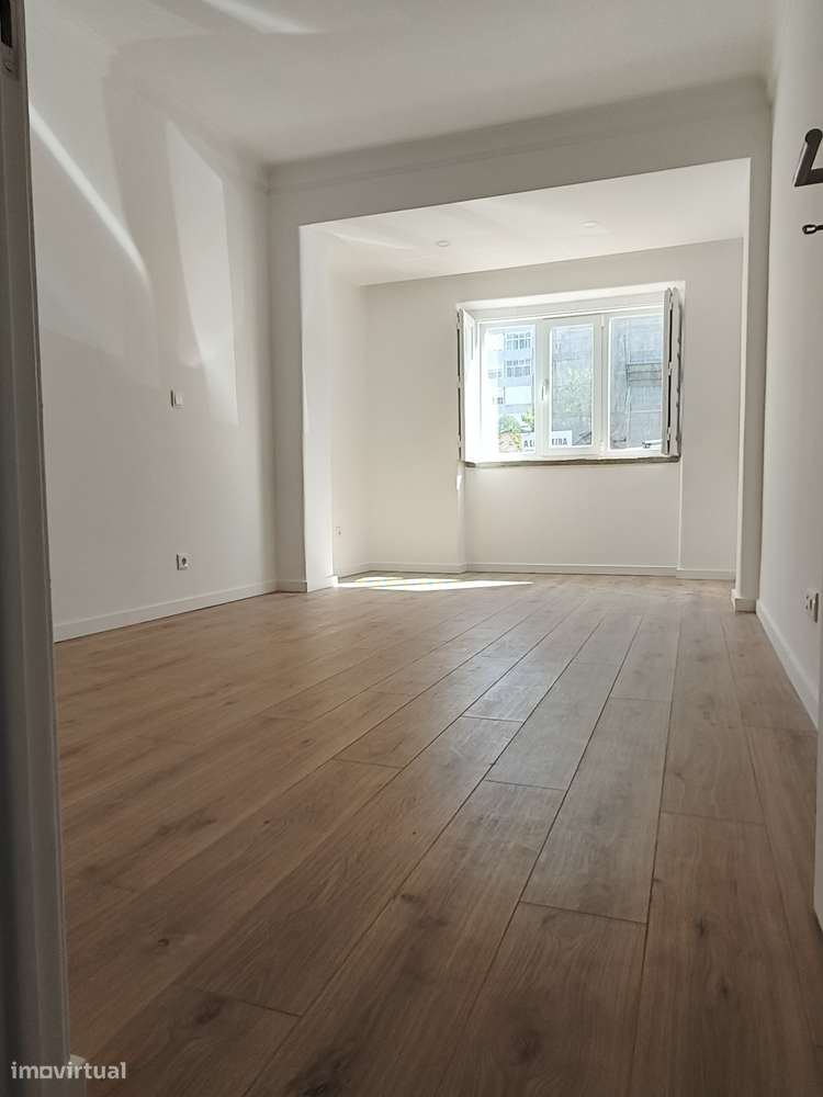 Excelente T3 Alvalade renovado - Grande imagem: 4/19