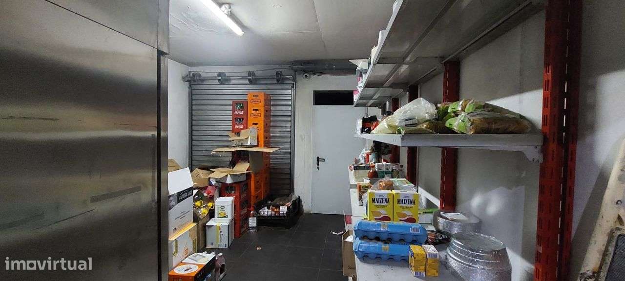 Loja de 2 pisos 2 salas para Pizzaria Espinho-9