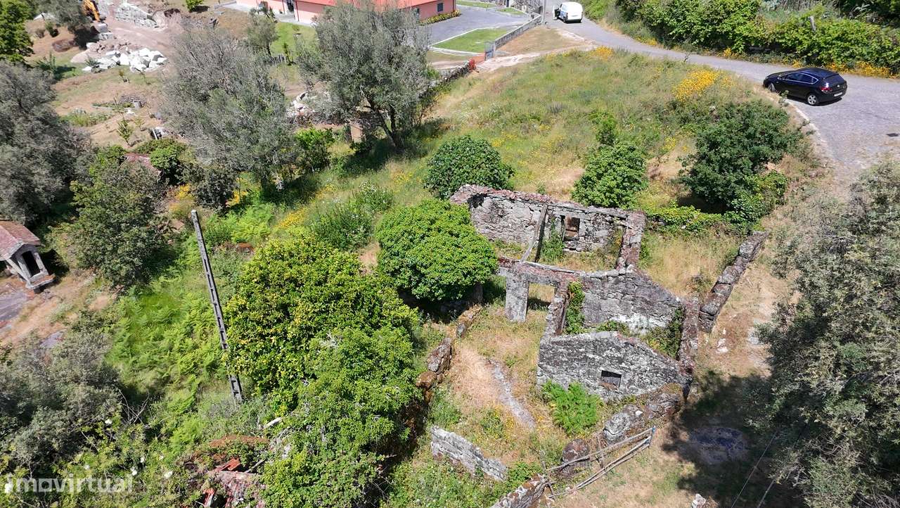 Terreno de 700m2 c/ Ruina-21