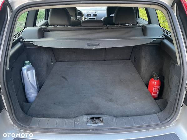 Volvo V50 2.0D DPF Momentum - 9